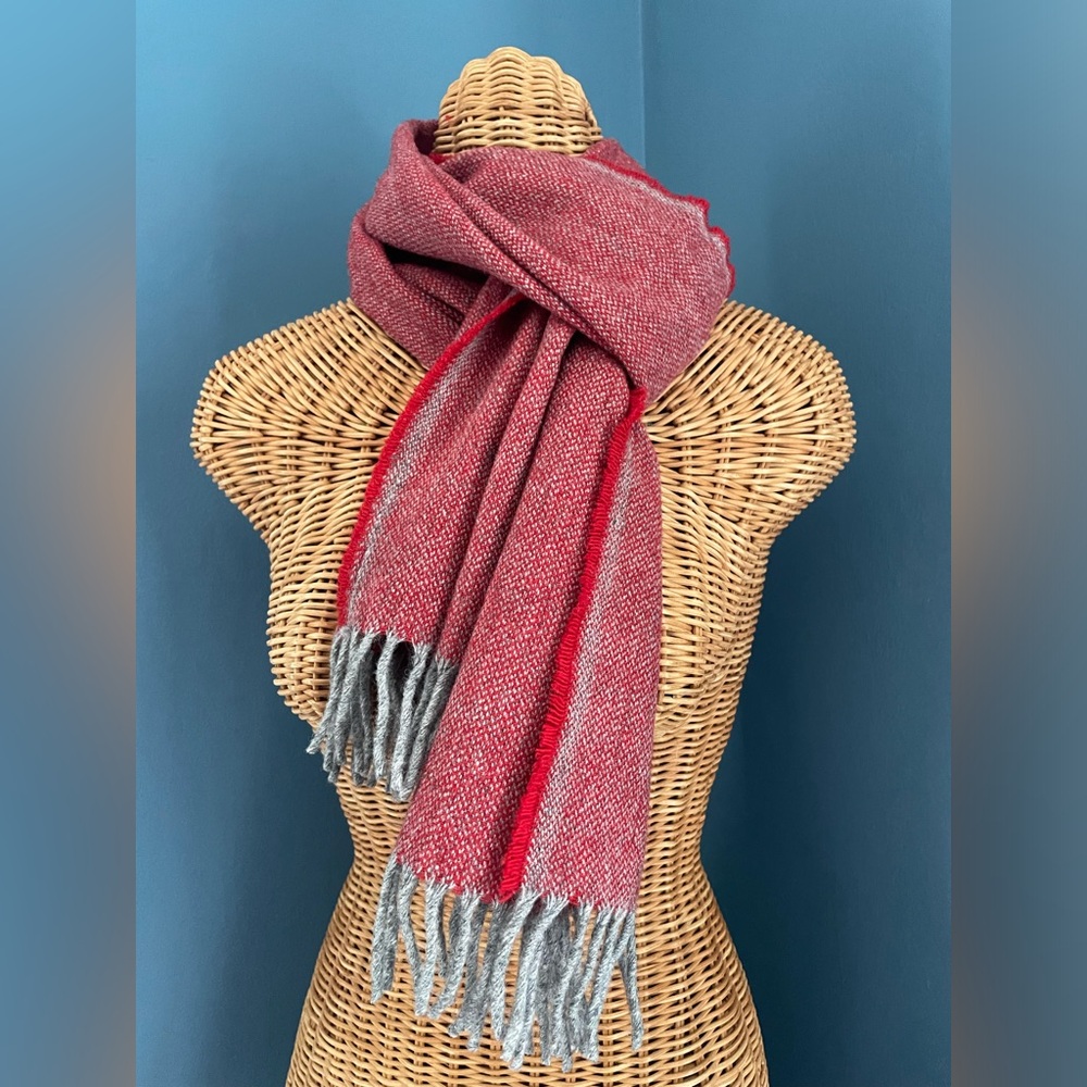 Faribault Woolen Mills USA Large Women’s 100% Wool Scarf Wrap Red Gray Fringe